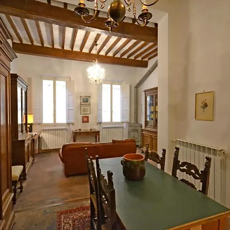 La Piazzetta Apartment Cortona